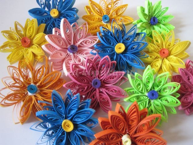 Цветы в вазе в технике квиллинг: часть 2