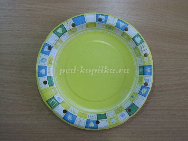 Солнышко из одноразовых тарелок: часть 1 Солнышко из одноразовых тарелок: часть 1