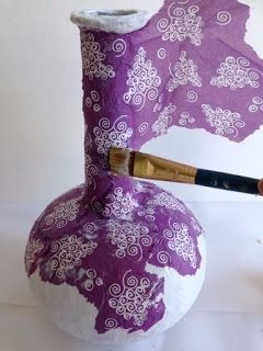 Ваза из воздушного шарика и картонной трубки в технике папье-маше Ваза из воздушного шарика и картонной трубки в технике папье-маше