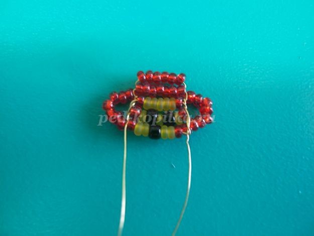 Обезьянка-брелок из бисера Обезьянка-брелок из бисера