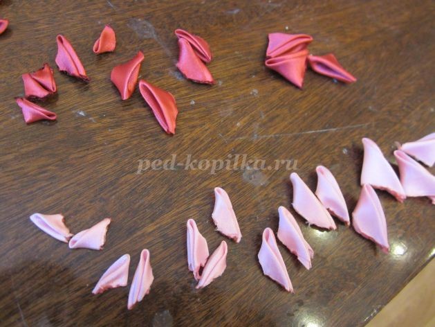 Цветок из атласных лент: мастер-класс, часть 1