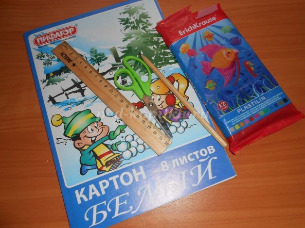 Грибная полянка: аппликация из пластилина