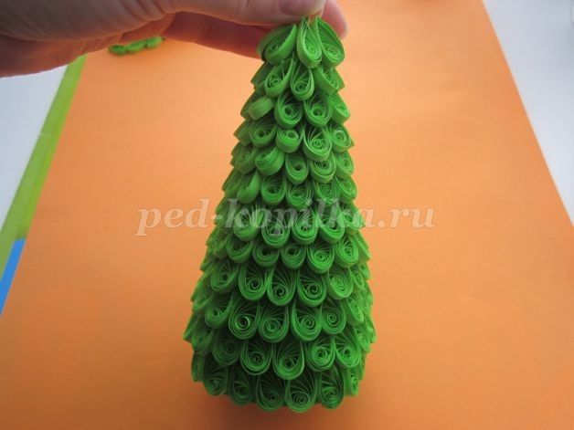 Объёмная новогодняя ёлка в технике квиллинг: часть 2 Объёмная новогодняя ёлка в технике квиллинг: часть 2