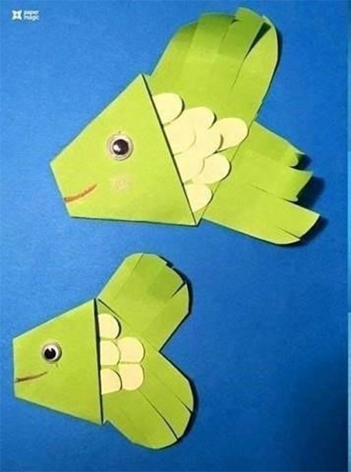 ​Рыбка из цветной бумаги