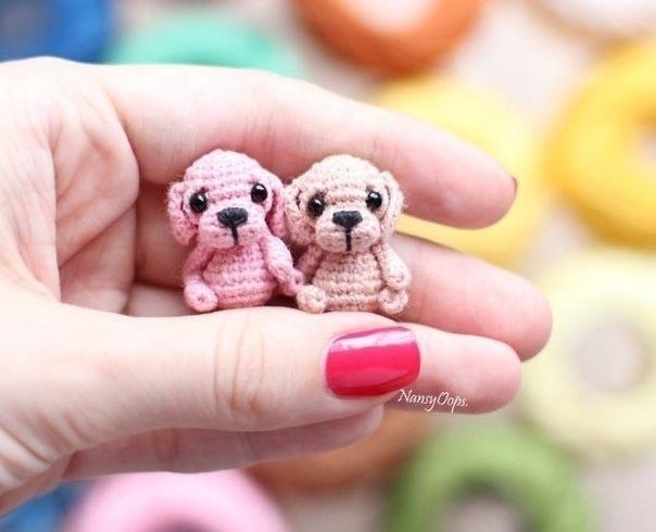 Крохотный щенок