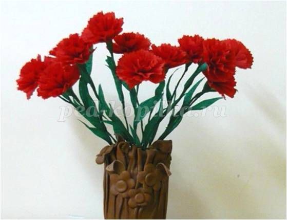 Гвоздика из креповой бумаги Гвоздика из креповой бумаги