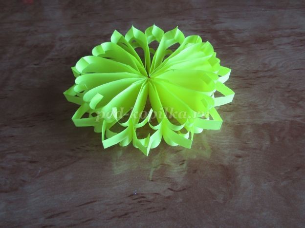 Красивая объемная снежинка из бумаги: часть 2 Красивая объемная снежинка из бумаги: часть 2