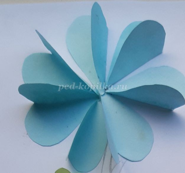 ​Мастер-класс по созданию объемного дерева из бумаги