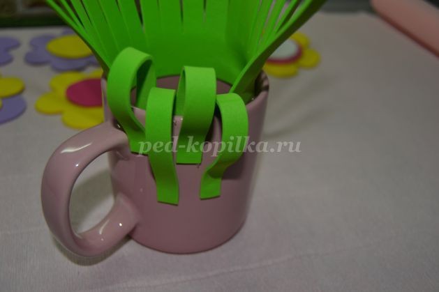 ​Цветочная композиция из фоамирана детскими руками: часть 2