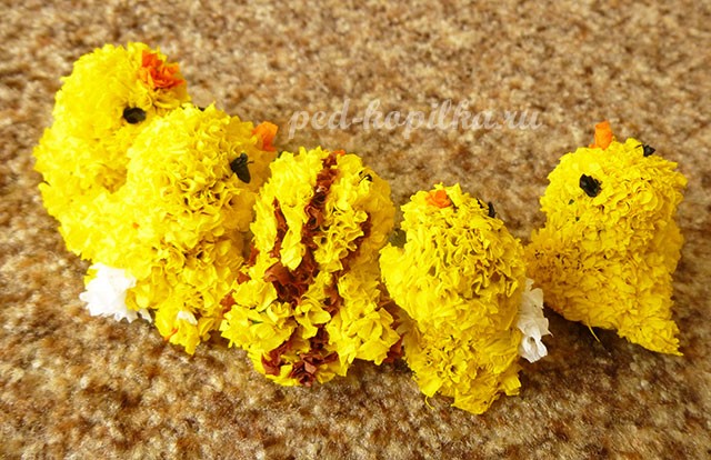 Торцевание на пластилине: цыпленок и курица Торцевание на пластилине: цыпленок и курица