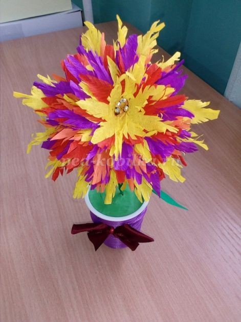 ​Изготовление цветка Майора из гофрированной бумаги: часть 2