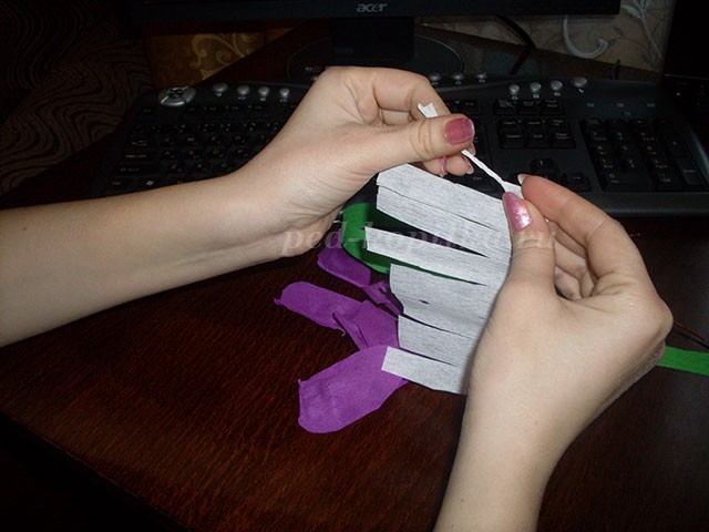 Крокусы из гофрированной бумаги: часть 1