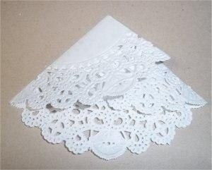 Открытка с платьем из салфетки