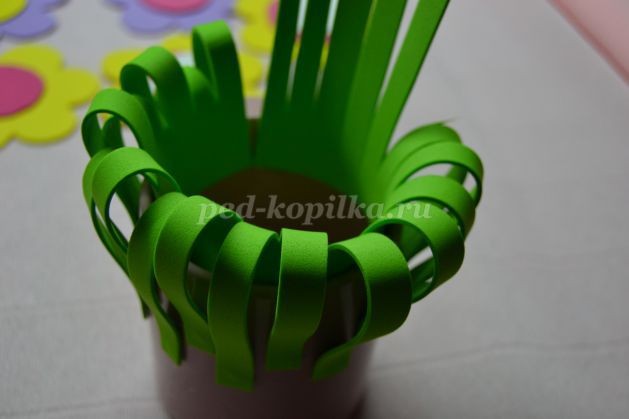 ​Цветочная композиция из фоамирана детскими руками: часть 2