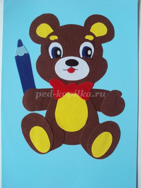 Аппликация из бархатной цветной бумаги: медвежонок