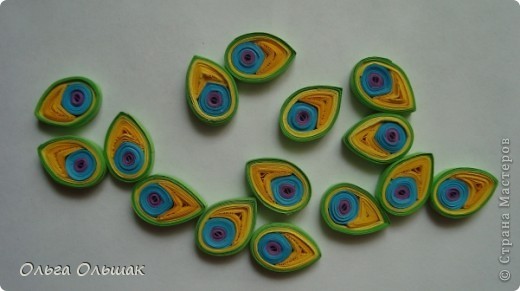 Павлин в технике квиллинга