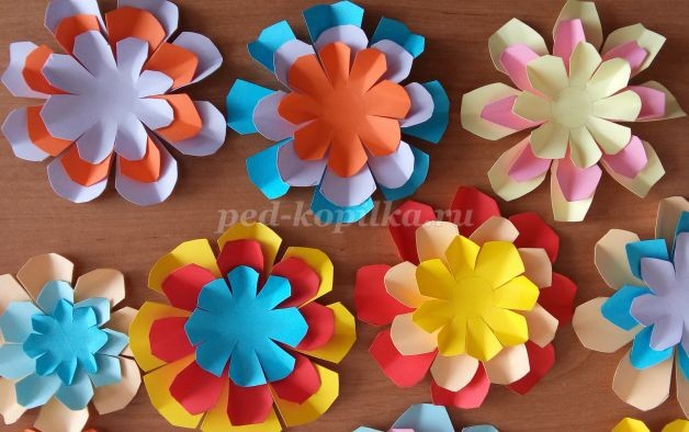 Весенний венок из бумаги детскими руками: часть 2 Весенний венок из бумаги детскими руками: часть 2