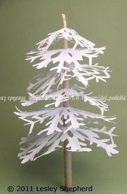 Зимние деревья из снежинок