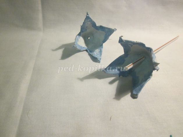 Цветочки в вазочке из бросового материала: часть 1