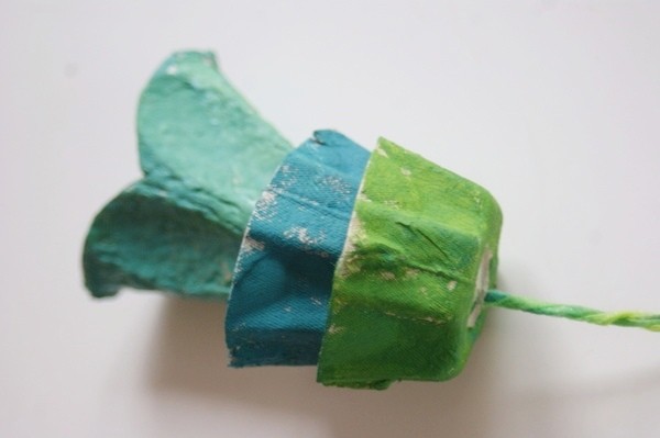 Рыбка из картонной упаковки для яиц Рыбка из картонной упаковки для яиц