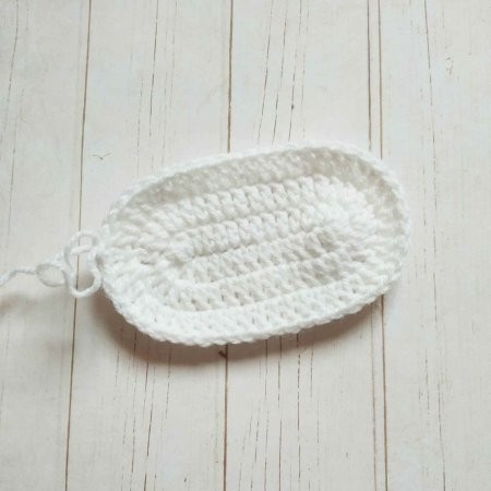 Вяжем обувь для игрушек "конверсы" крючком Вяжем обувь для игрушек "конверсы" крючком