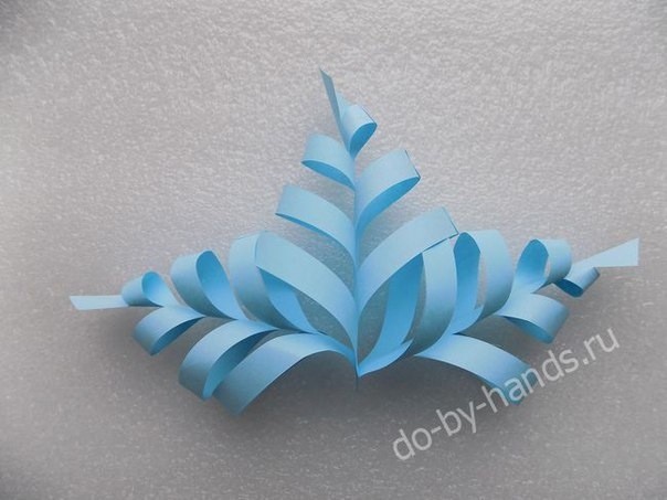 Объёмная снежинка из бумаги Объёмная снежинка из бумаги