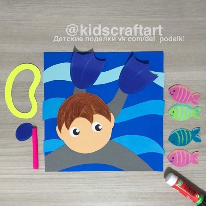 Аквалангист под водой