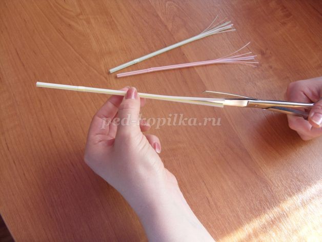 Подснежники из одноразовых ложек: часть 1