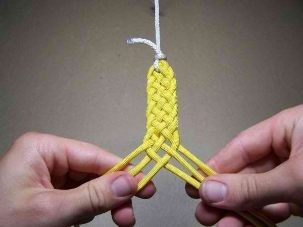Интересное плетение для браслетов