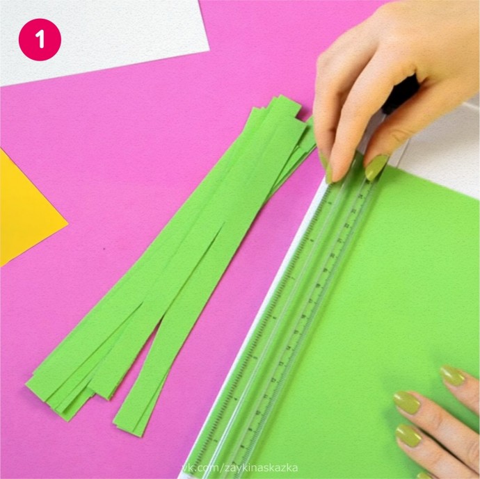 Новогодняя ёлочка из бумаги Новогодняя ёлочка из бумаги