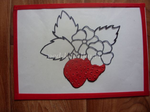 Пластилинография на стекле "Клубника": мастер-класс, часть 2