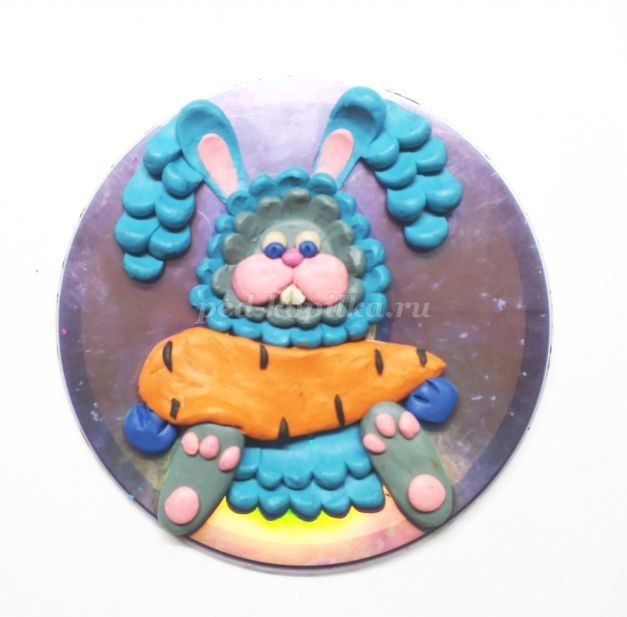 ​Пластилинография на диске: зайчик, часть 3