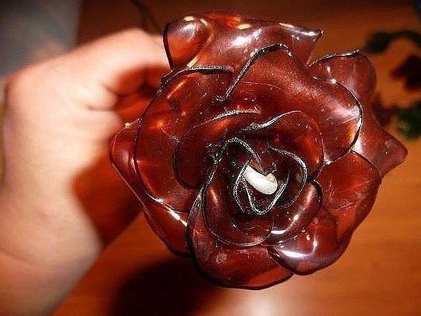 Розы из пластиковых бутылок 7