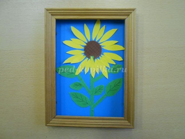 Аппликация из цветной бумаги "Подсолнухи": часть 2 Аппликация из цветной бумаги "Подсолнухи": часть 2