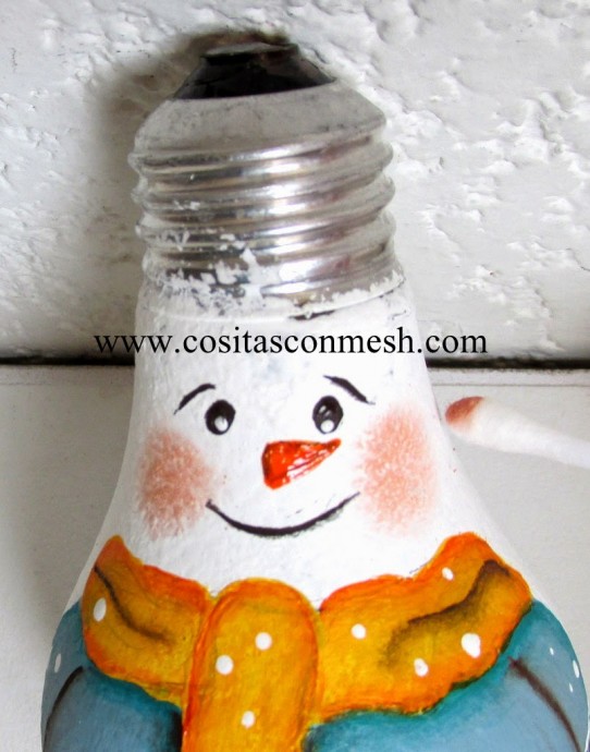 Снеговик из лампочки