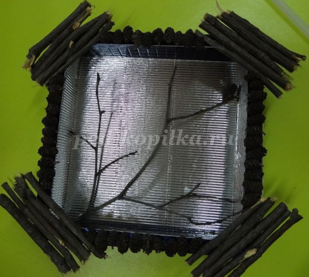 Картина с веточками: часть 2