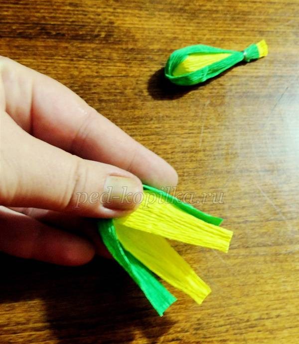 ​Гладиолусы из гофрированной бумаги: мастер-класс, часть 2