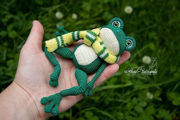​Зеленый лягушонок