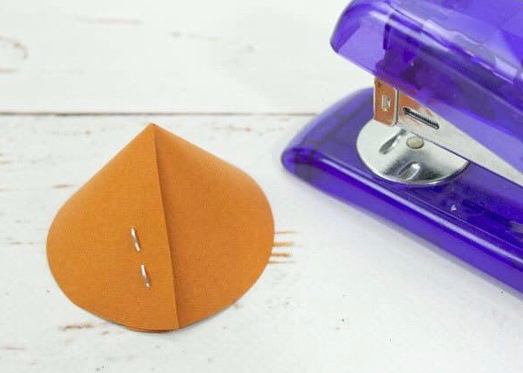 Поделки с детьми: ёжик Поделки с детьми: ёжик