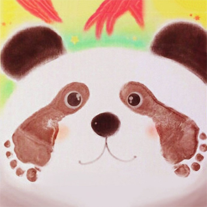 ​Рисуем панду ножками ребенка