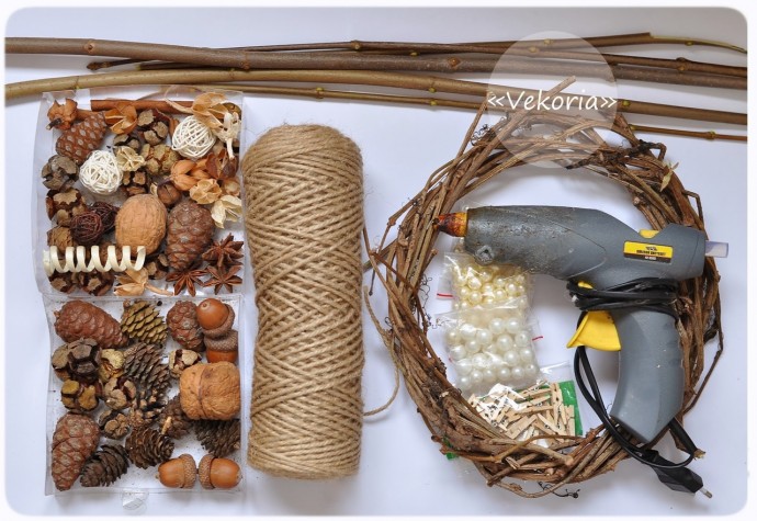 Создаем елочку из веточек Создаем елочку из веточек