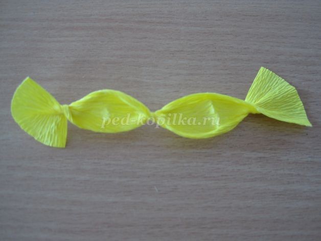 ​Солнышко из одноразовых тарелок: часть 3