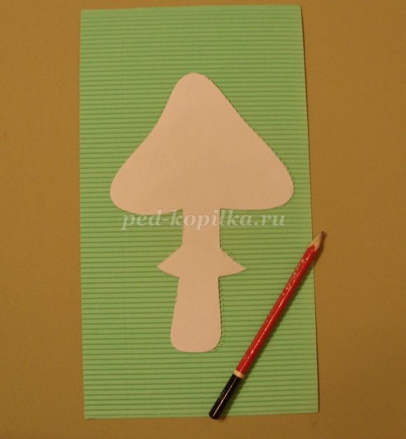 Объёмная аппликация своими руками в нетрадиционной технике работы с бумагой "Мухомор" Объёмная аппликация своими руками в нетрадиционной технике работы с бумагой "Мухомор"