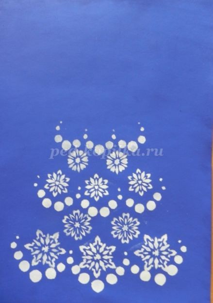 Рисуем невероятно красивую ёлочку белую на синем фоне: часть 5 Рисуем невероятно красивую ёлочку белую на синем фоне: часть 5