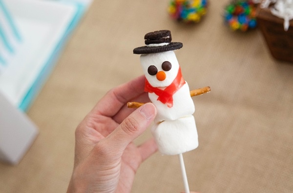 Снеговик из зефира