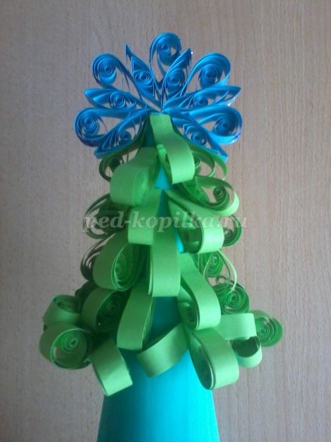 Ёлочка в технике квиллинг: мастер-класс, часть 2 Ёлочка в технике квиллинг: мастер-класс, часть 2