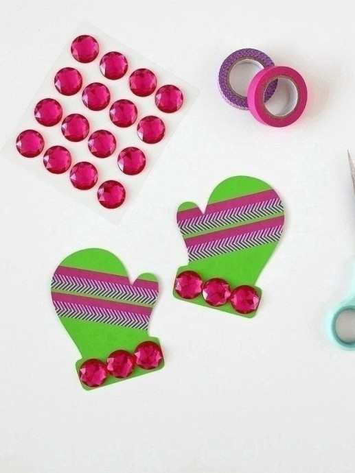 Разукрашенные бумажные варежки Разукрашенные бумажные варежки