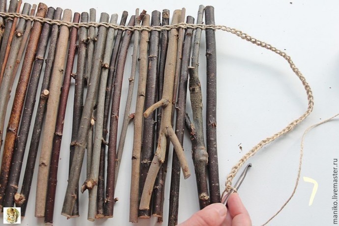 Панно из веточек детскими руками