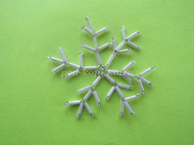 ​Снежинка из бисера и стекляруса: часть 2