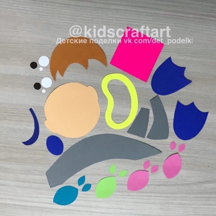 Аквалангист под водой